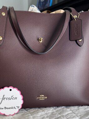 BNWT Market Tote in Oxblood Pebbled Leather
